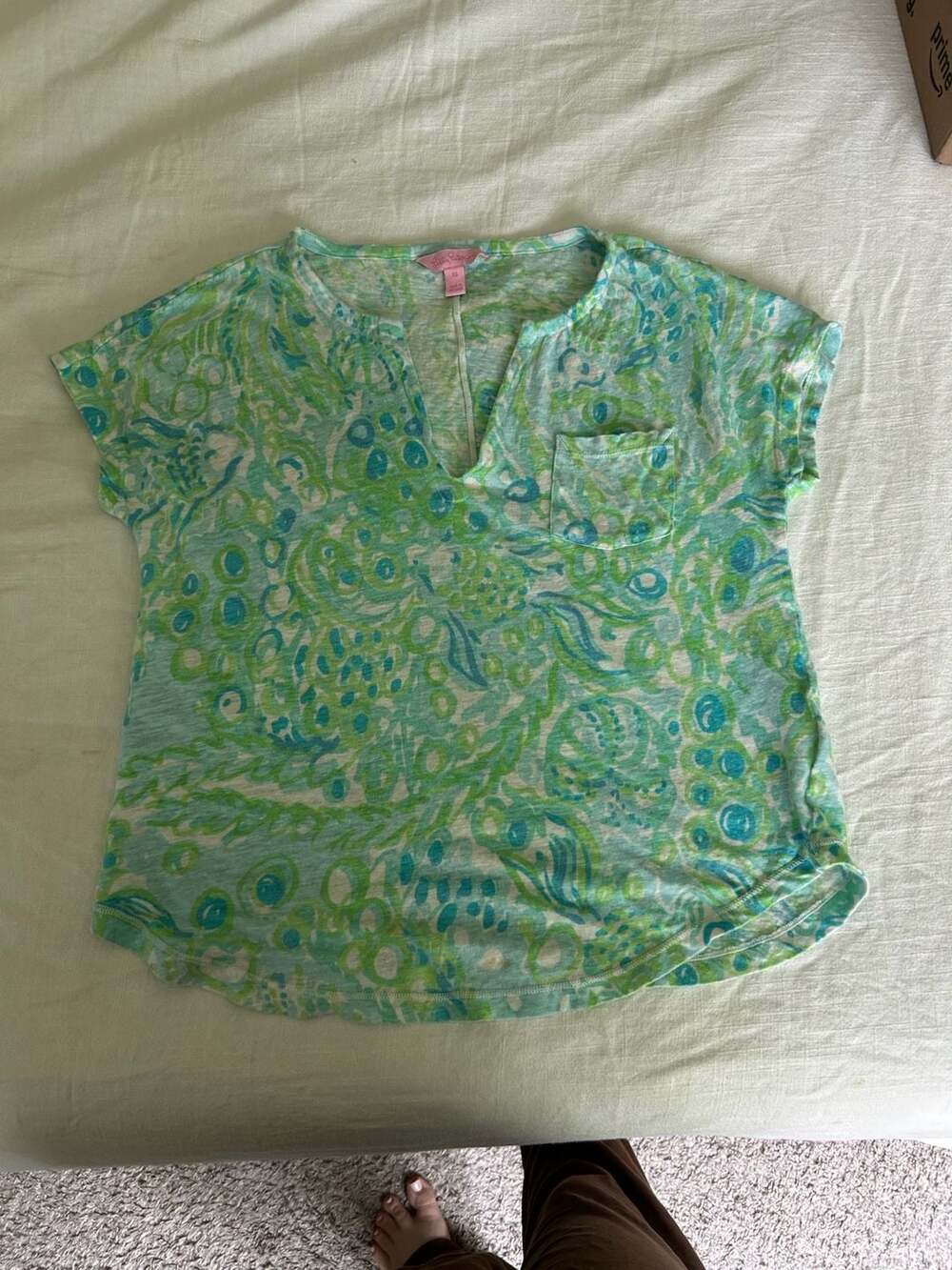 Lilly Pulitzer Duval Short Sleeve Linen V-Neck Top in Green and Blue Print